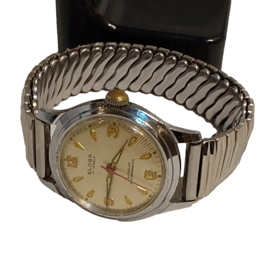 ELOGA this wristwatch